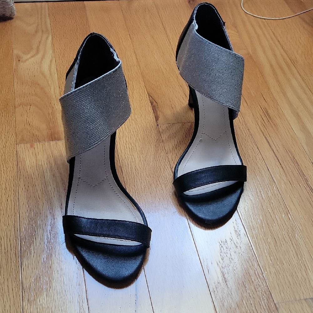Elegant Black and Silver Women's Heels. Rhonda Silver Black 6M Strappy Sandals